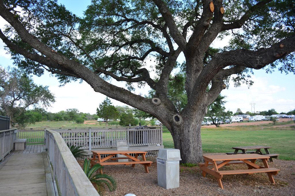 Executive Inn&Suites Cuero Exterior foto